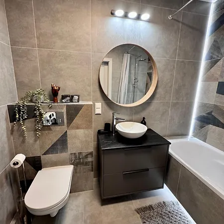 C- Home4u-11- 48 M2, Close To Aquapark, Up To 4 People, Underground Parking Apartman